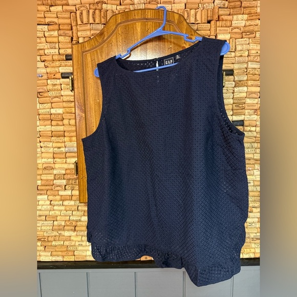 NWT GAP TALL navy eyelet peplum cotton tank top size XLT - Picture 2 of 6